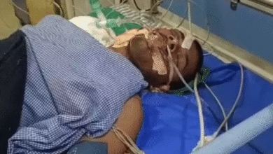 पूर्व-विधायक के करीबी ने नहीं दिए 57-लाख,मालगाड़ी के सामने कूदा:पेटी कॉन्ट्रैक्टर का दाहिना हाथ कटा, दुकानदारों-मजदूरों को पेमेंट करना था; हालत गंभीर