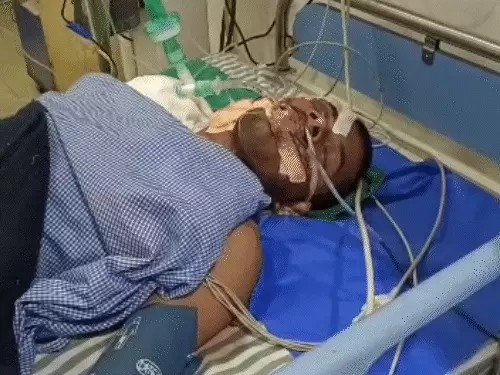पूर्व-विधायक के करीबी ने नहीं दिए 57-लाख,मालगाड़ी के सामने कूदा:पेटी कॉन्ट्रैक्टर का दाहिना हाथ कटा, दुकानदारों-मजदूरों को पेमेंट करना था; हालत गंभीर