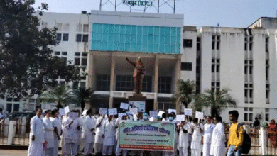 छत्तीसगढ़ में आज से स्वास्थ्य सेवाएं हो सकती हैं प्रभावित:3 दिनों तक नर्सिंग स्टॉफ का आंदोलन, 11 मांगों को लेकर प्रदर्शन