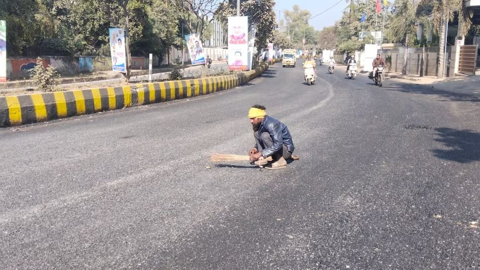 अमित शाह का दौरा और चमक गईं ग्वालियर की सड़कें, लोग बोले- पहले फंड नहीं था, अब रातो-रात पैसा कहां से आया?