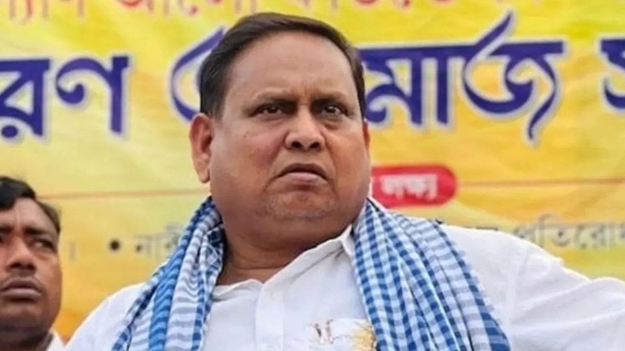 मुर्शिदाबाद में हुमायूं कबीर के बेटे रॉबिन को PSO से मारपीट के आरोप में पुलिस ने हिरासत में लिया