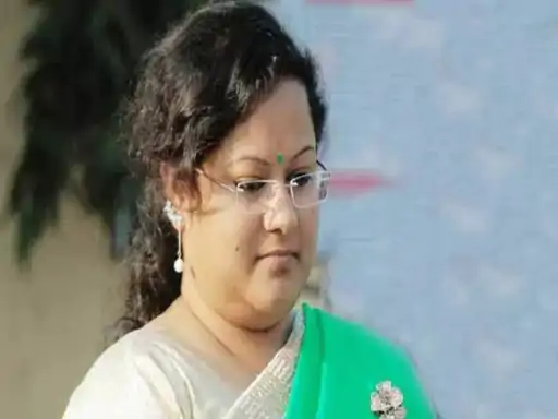 शराब घोटाला…सौम्या चौरसिया की पुलिस रिमांड खत्म:ED आज कोर्ट में करेगी पेश, 14 दिनों की न्यायिक रिमांड पर भेज सकती है कोर्ट शराब घोटाला…सौम्या चौरसिया की पुलिस रिमांड खत्म:ED आज कोर्ट में करेगी पेश, 14 दिनों की न्यायिक रिमांड पर भेज सकती है कोर्ट