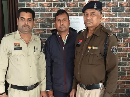 रायपुर में 4 साल से फरार बैंककर्मी गिरफ्तार:ग्राहक का फर्जी अकाउंट खोलकर विदेशों से पैसे लेनदेन किए; ED ने समन भेजकर ऑफिस बुलाया