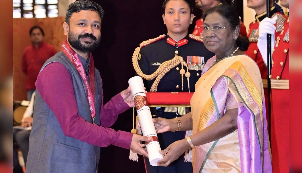 कौन हैं प्रोफेसर सुरहुद श्रीकांत मोरे? जिनको कॉस्मॉलॉजी और एस्ट्रोफिजिक्स में योगदान के लिए मिला नेशनल साइंस अवॉर्ड