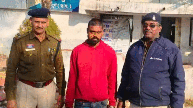 तेज रफ्तार मालवाहक ने साइकिल सवार को कुचला, मौत:फरार वाहन चालक को पुलिस ने किया गिरफ्तार, घायल का उपचार जारी