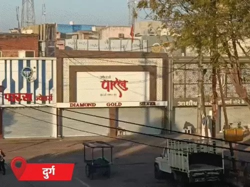 कांकेर धर्मांतरण बवाल…सर्वसमाज का छत्तीसगढ़ बंद:रायपुर, दुर्ग, बिलासपुर और जगदलपुर में स्कूल-दुकानें बंद; लाठी-डंडे लेकर सड़कों पर उतरे हिंदू संगठन के लोग