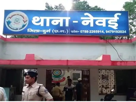 दुर्ग में फोरलेन के डिवाइडर पर लगे ग्रील की चोरी:50 किलो की वजनी 266 ग्रील गायब; पीडब्ल्यूडी ने दर्ज करवाई FIR