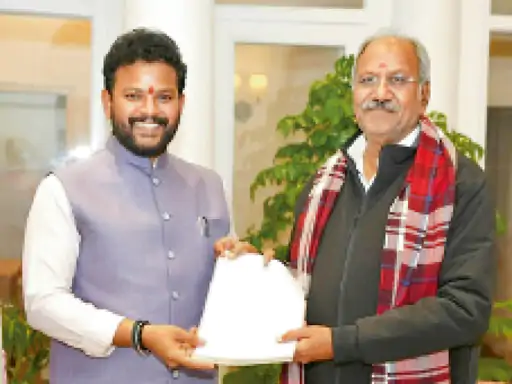 बृजमोहन अग्रवाल ने कहा:रायपुर एयरपोर्ट पर बढ़े यात्री सुविधाएं, सीधी अंतरराष्ट्रीय उड़ानें शुरू हों
