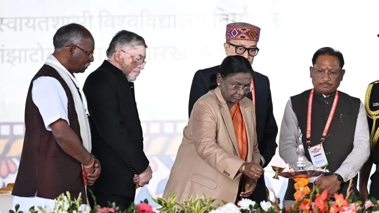 आदिवासी महिलाएं हो रहीं आत्मनिर्भर…राष्ट्रपति द्रौपदी मुर्मू ने सशक्तिकरण के प्रयास को सराहा