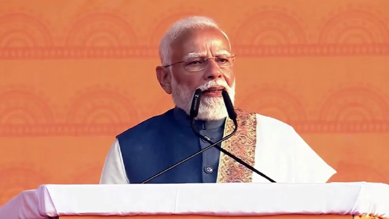 परहित अर्पित अपना तन-मन…’ पूर्व प्रधानमंत्री वाजपेयी की कविता सुनाते हुए PM मोदी ने क्या-क्या कहा?