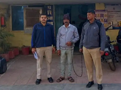 गुजरात के लुटेरे-दूल्हे की करतूत:चार शादी कर 5 बच्चों का बाप बना, सरकारी डॉक्टर संग मिलकर तीसरी पत्नी के पैसे-जेवर लूटे गुजरात के लुटेरे-दूल्हे की करतूत:चार शादी कर 5 बच्चों का बाप बना, सरकारी डॉक्टर संग मिलकर तीसरी पत्नी के पैसे-जेवर लूटे