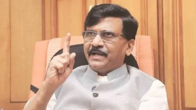 संजय राउत को बम धमाके की धमकी, घर के बाहर खड़ी कार पर लिखा गया संदेश