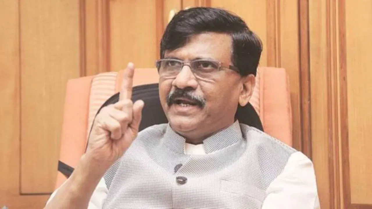 संजय राउत को बम धमाके की धमकी, घर के बाहर खड़ी कार पर लिखा गया संदेश
