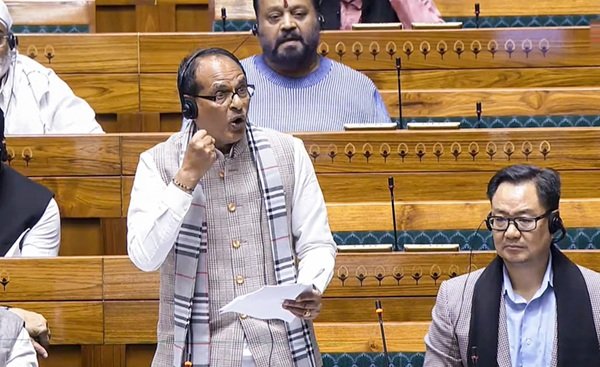 लोकसभा में ध्वनि मत से पारित हुआ ‘वीबी-जी-राम-जी’ विधेयक , कृषि मंत्री बोले- बापू का अपमान कर रहा विपक्ष