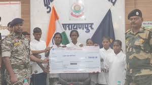 नारायणपुर में 37 लाख के 11 इनामी माओवादी कैडरों ने किया आत्मसमर्पण,6 पुरुष और 5 महिला शामिल