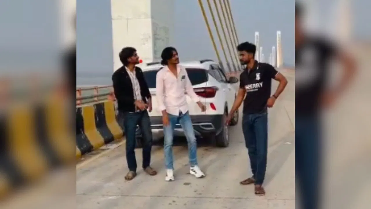 ‘अतीक बोल रहे, नाम तो सुना…’, फॉर्च्यूनर गाड़ी और माफिया का डायलॉग, प्रयागराज में REEL बनाने वाले 4 युवक अरेस्ट
