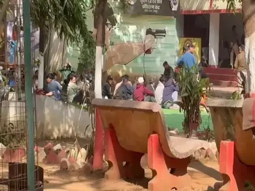 नए साल से पहले रायपुर पुलिस की बड़ी कार्रवाई, बैजनाथपारा, मौदहापारा, संजय नगर, शंकर नगर, मोवा समेत कई इलाकों में छापा नए साल से पहले रायपुर पुलिस की बड़ी कार्रवाई, बैजनाथपारा, मौदहापारा, संजय नगर, शंकर नगर, मोवा समेत कई इलाकों में छापा