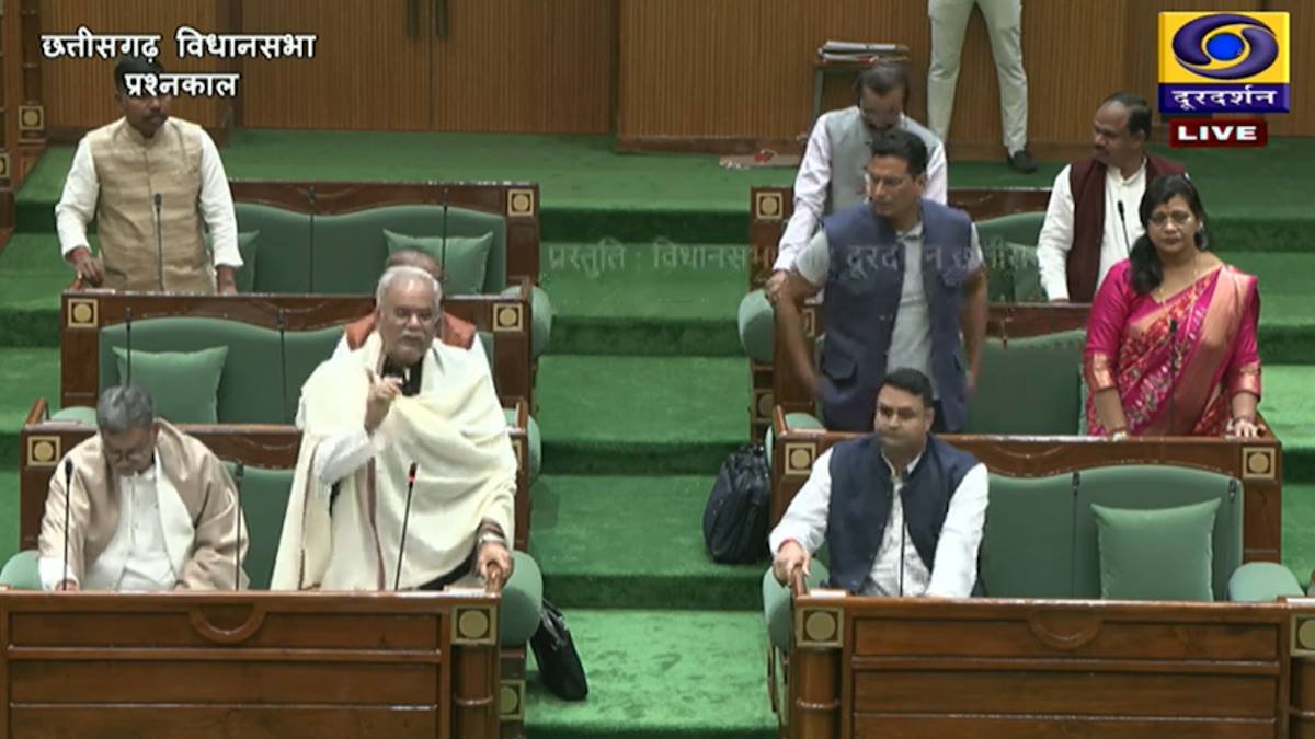 विधानसभा के दूसरे दिन विपक्ष ने धान खरीदी की अव्यवस्था पर लाया स्थगन प्रस्ताव, पूर्व सीएम बघेल ने लगाया आरोप