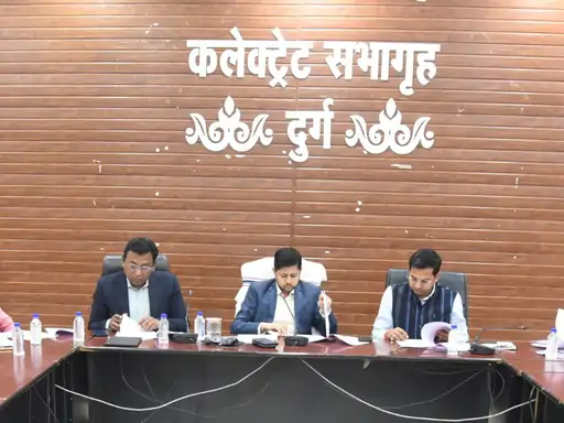 दुर्ग में कट सकते हैं 2.48 लाख मतदाताओं के नाम:SIR की पहली सूची में लाखों फॉर्म अन-कलेक्टेबल; 2 लाख मतदाता घटे, 222 नए केंद्र