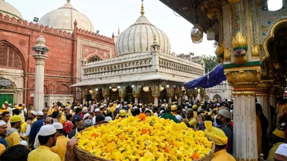हजरत निजामुद्दीन दरगाह पर मनाई जाती है वसंत पंचमी, अमीर खुसरो की गुरु भक्ति की कहानी आज भी जीवित हजरत निजामुद्दीन दरगाह पर मनाई जाती है वसंत पंचमी, अमीर खुसरो की गुरु भक्ति की कहानी आज भी जीवित