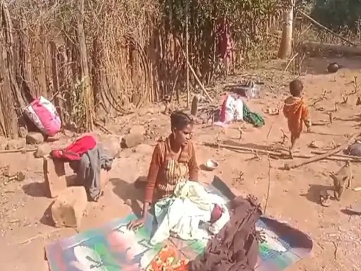 नारायणपुर में 2 धर्मांतरित परिवार के 16 लोगों से मारपीट:घर तोड़े, राशन जलाया, गांव में तनाव; घायल अस्पताल में भर्ती नारायणपुर में 2 धर्मांतरित परिवार के 16 लोगों से मारपीट:घर तोड़े, राशन जलाया, गांव में तनाव; घायल अस्पताल में भर्ती