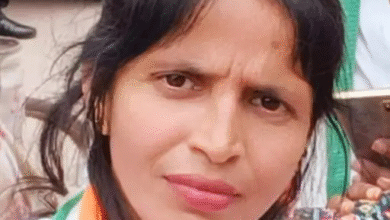 महिला कांग्रेस कार्यकर्ता ने खुद को लगाई आग…95% झुलसी:किराए के मकान में रहती थी, कोर्ट के आदेश पर घर खाली कराने पहुंची थी पुलिस