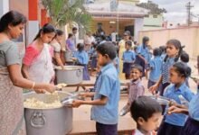 मिड-डे मील पर हाईकोर्ट की सख्ती, व्यवस्था की बदहाली पर जताई नाराजगी, 3 शिक्षक निलंबित