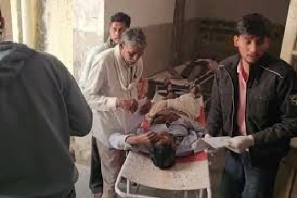 उदयपुर में सवारियों से भरी जीप पलटी: दर्दनाक हादसे में 3 की मौत, 17 लोग गंभीर रूप से घायल; मची चीख-पुकार