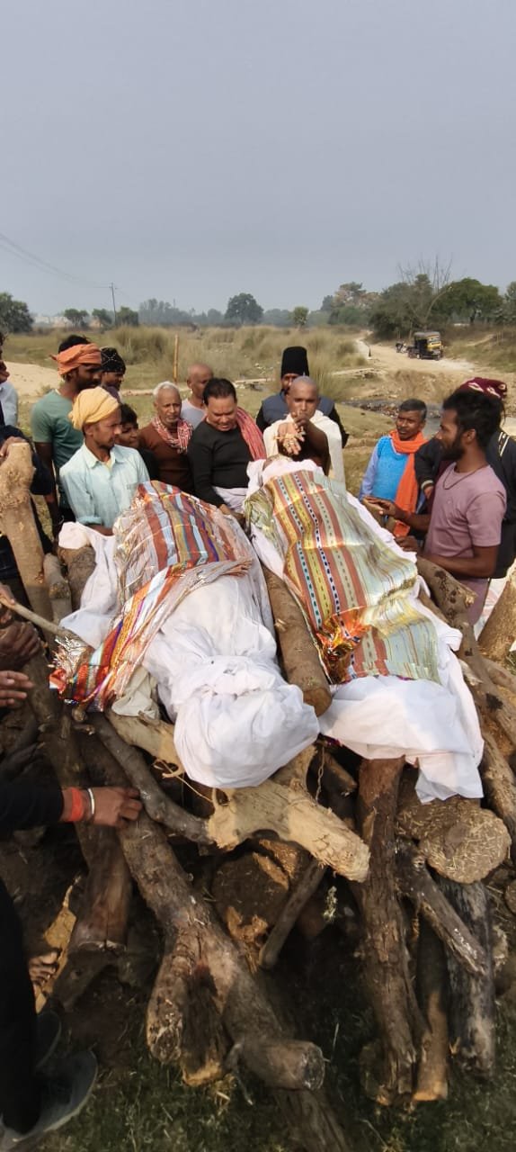 औरंगाबाद में कुदरत का करिश्मा या अटूट बंधन? 90 साल के जुड़वा भाइयों ने एक साथ ली अंतिम विदाई 
