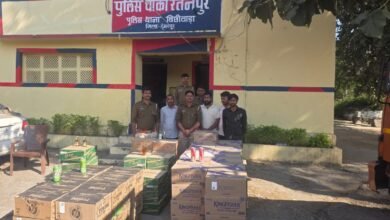 राजस्थान-गुजरात बॉर्डर पर 12 लाख की अवैध शराब जब्त, ट्रक के गुप्त केबिन में छिपाई थी खेप; ऊपर रखी थी लकड़ियां