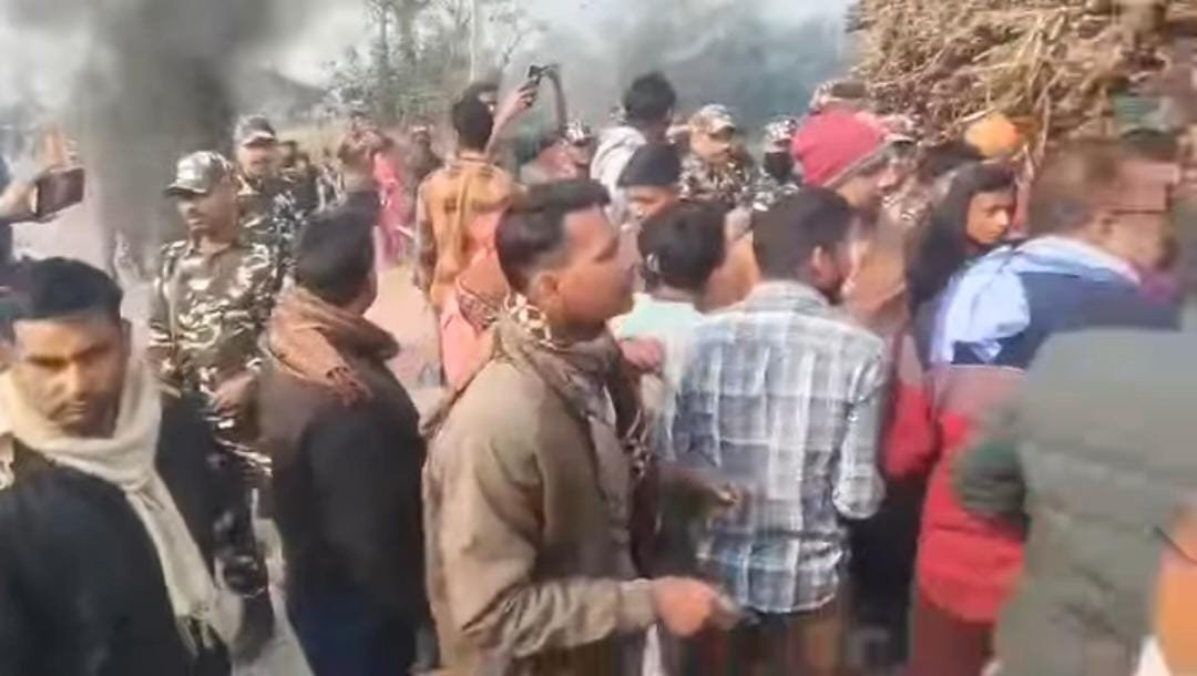 बिहार में पुलिस गाड़ी बना काल: धूप सेंक रहे एक ही परिवार के 3 लोगों को कुचला, एक की मौत, 2 गंभीर रूप से घायल