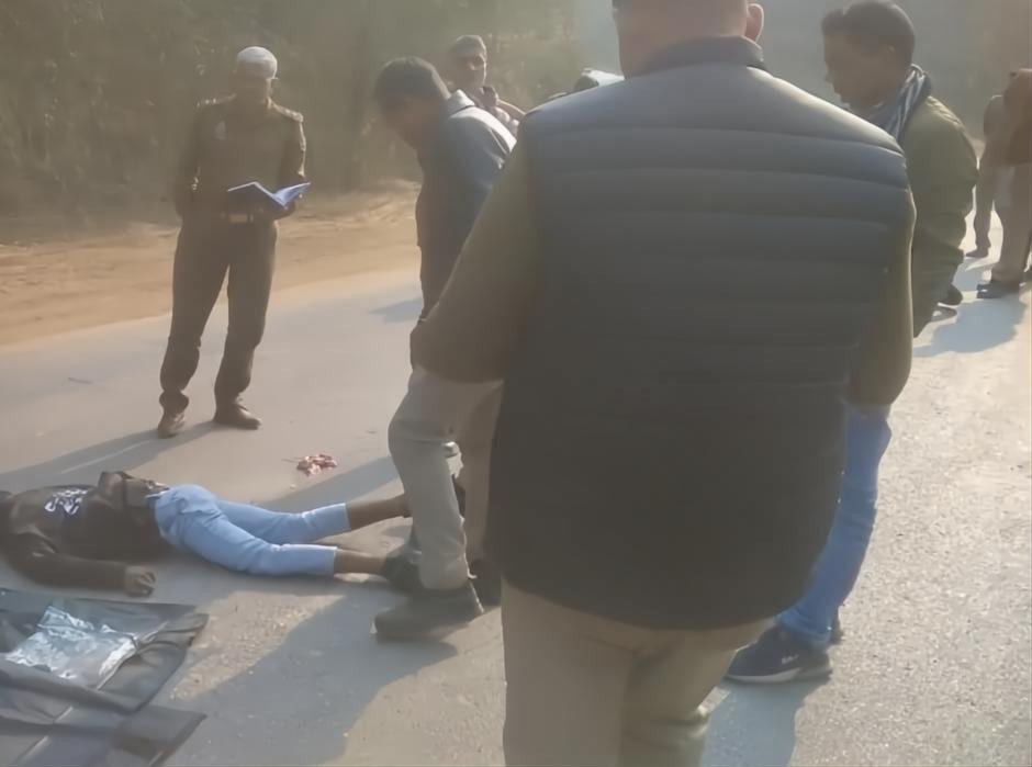 सोनभद्र में शादी की खुशियां मातम में बदलीं, तेज रफ्तार टैंकर ने बाइक सवार को रौंदा; मौके पर ही मौत!