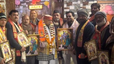 हाथरस: त्रिभैरवनाथ सिद्ध पीठ मंदिर में धार्मिक कवि सम्मेलन का हुआ भव्य आयोजन, कवियों ने बांधा समां