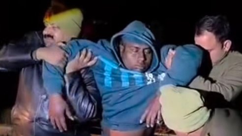 बरेली में पुलिस-बदमाश के बीच मुठभेड़: आरोपी लकी घायल, सिपाही भी जख्मी बरेली में पुलिस-बदमाश के बीच मुठभेड़: आरोपी लकी घायल, सिपाही भी जख्मी