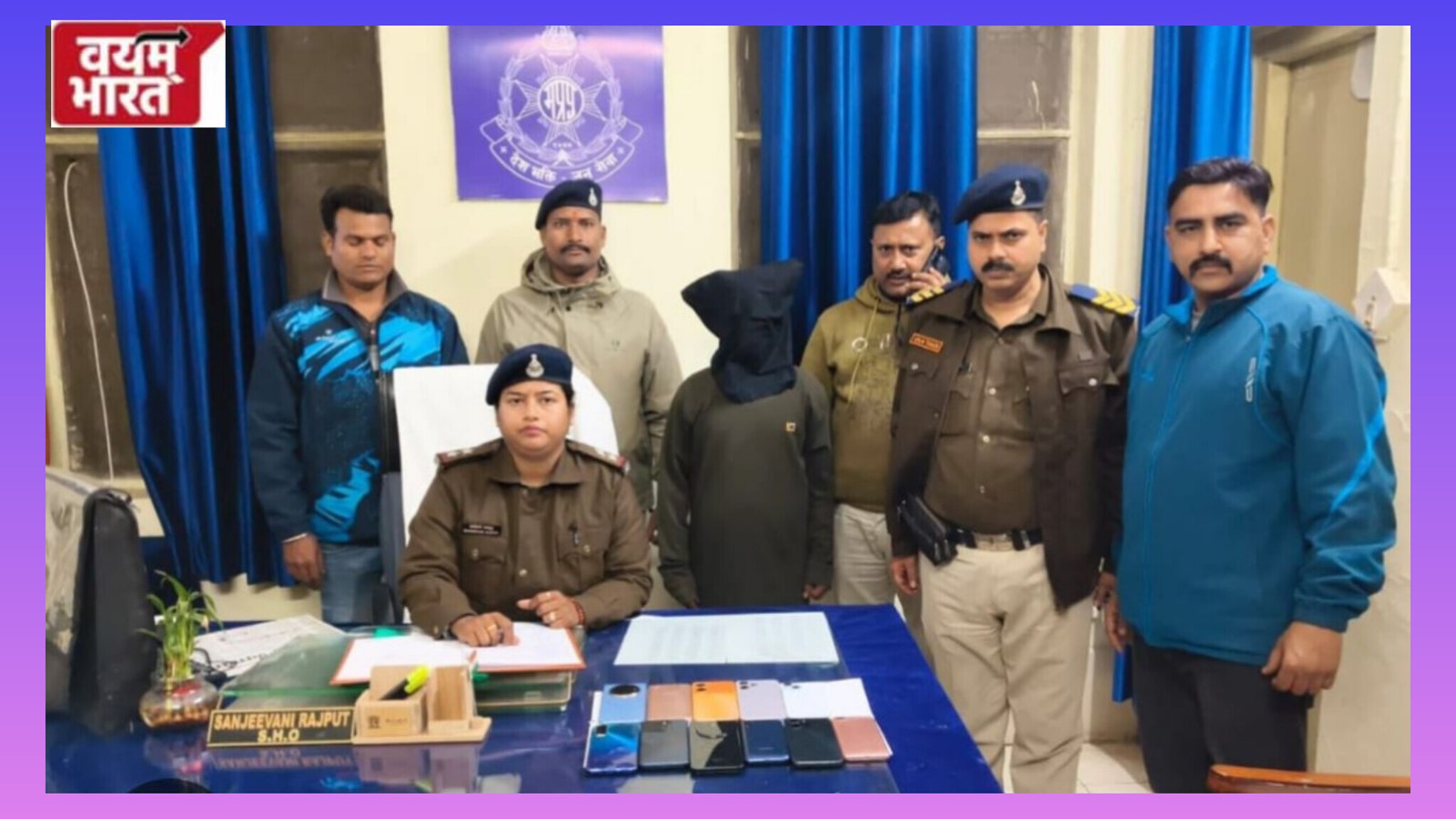 ट्रेनों में मोबाइल चोर का पर्दाफाश, जौनपुर का शातिर जबलपुर में दबोचा गया ट्रेनों में मोबाइल चोर का पर्दाफाश, जौनपुर का शातिर जबलपुर में दबोचा गया