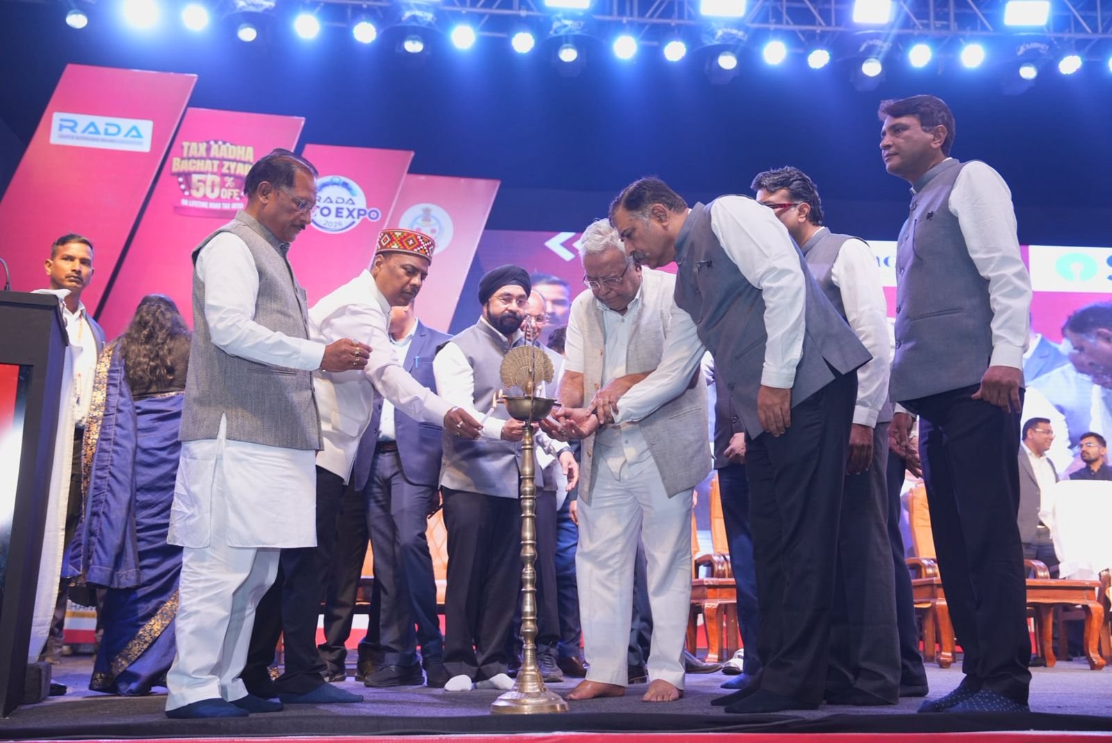 मुख्यमंत्री साय ने किया ‘राडा ऑटो एक्सपो-2026’ का भव्य शुभारंभ, 2000 से ज्यादा वाहनों की हुई डिलीवरी