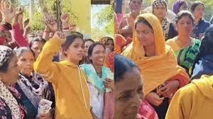 मध्यान्ह भोजन बनानी वाली महिलाएं हड़ताल पर, कहा- कम मानदेय में घर चलाना हुआ मुश्किल