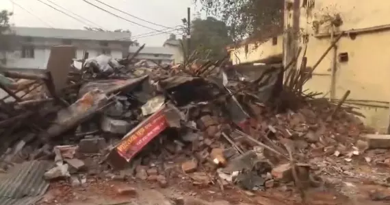 राजधानी में दुष्कर्म के आरोपी के घर पर चला बुलडोजर, नगर निगम ने की कार्रवाई