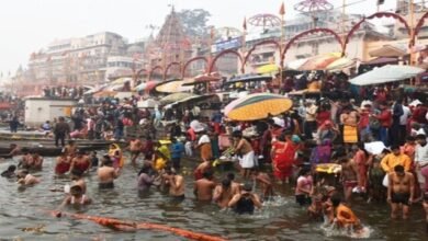 Makar Sankranti: हरिद्वार गंगा में कड़ाके की ठंड में श्रद्धालुओं ने लगाई आस्था की डुबकी, देवडोलियों ने किया स्नान