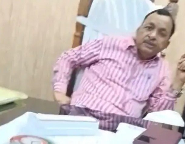 ट्रांसफर के बदले डील! पंचायत सचिव से 40 हजार की मांग, वीडियो वायरल
