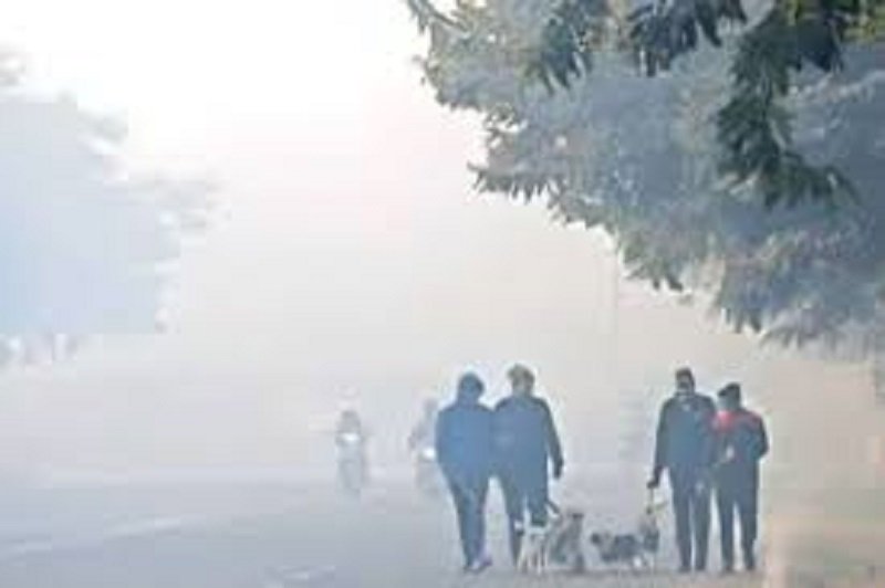CG Weather : अगले तीन दिनों में छत्तीसगढ़ के कई जिलों में 3 डिग्री तक गिरेगा तापमानतापमान,और बढ़ेगी ठंड