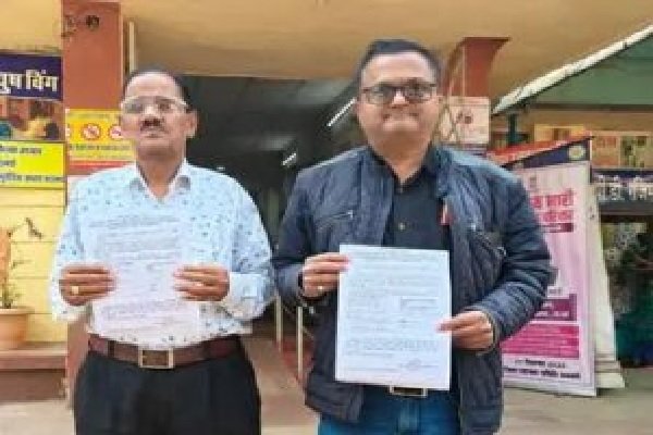 धमतरी: दो चचेरे भाइयों ने मृत्यु उपरांत नेत्र व देहदान करने का लिया फैसला, सरकारी औपचारिकता की पूरी