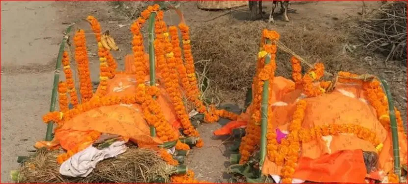 90 साल के पति की अर्थी देख अचानक चीखने लगी पत्नी, चले गए प्राण… एक साथ हुआ अंतिम संस्कार, फूट-फूट कर रोए गांव वाले