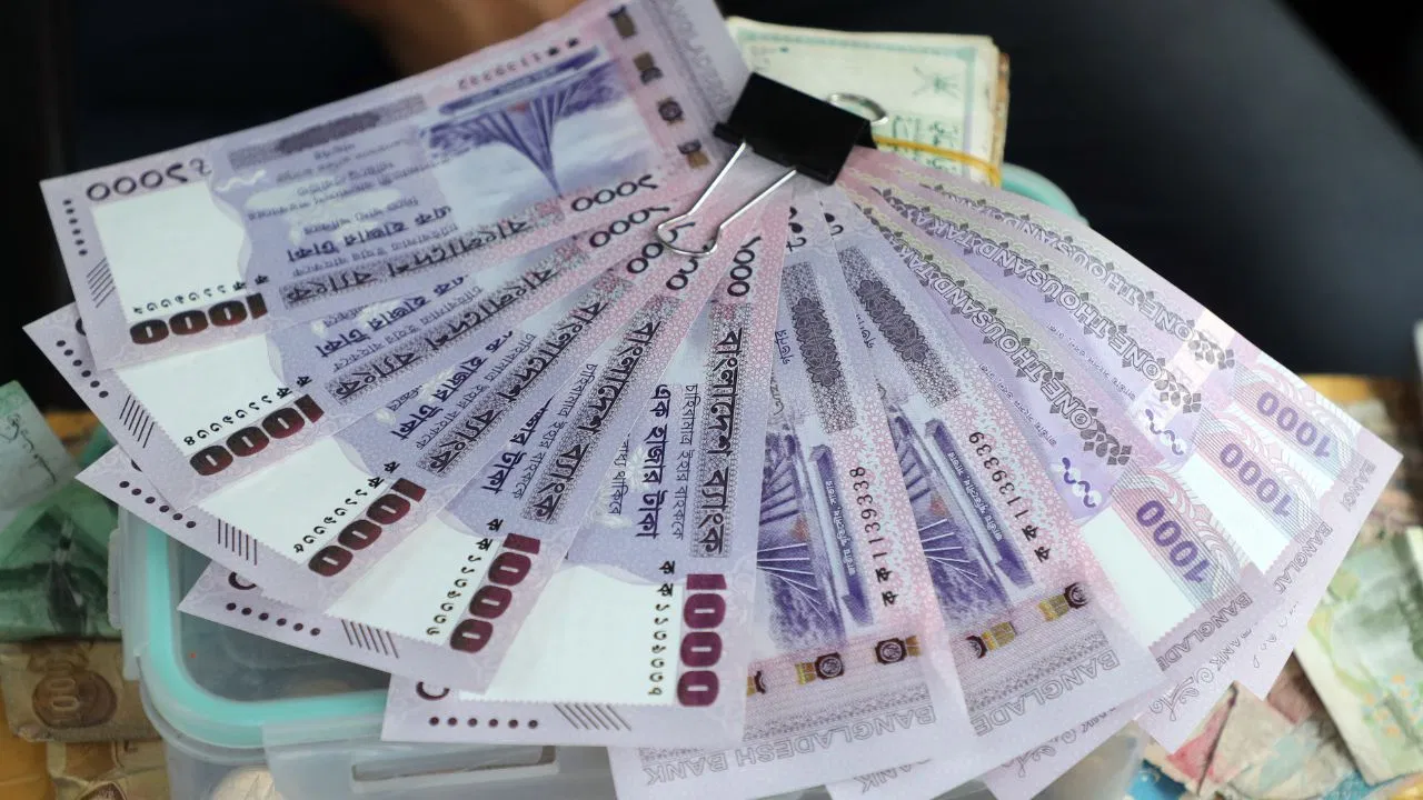 बांग्लादेश के 10 बड़े नेताओं में 7 की कमाई ₹1 लाख महीना भी नहीं, रिपोर्ट में खुलासा