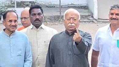 Maharashtra BMC Election 2026 LIVE: दिग्गजों ने डाला वोट, सचिन तेंदुलकर, अक्षय कुमार, मोहन भागवत समेत इन हस्तियों ने किया मतदान