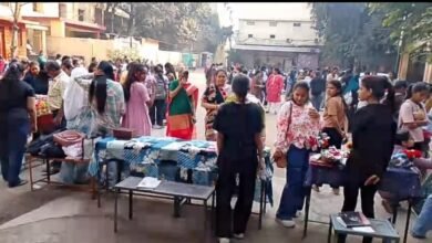 डागा गर्ल्स कॉलेज में स्टूडेंट्स ने लिया आनंद मेले में चटकारे व्यंजनों का मजा