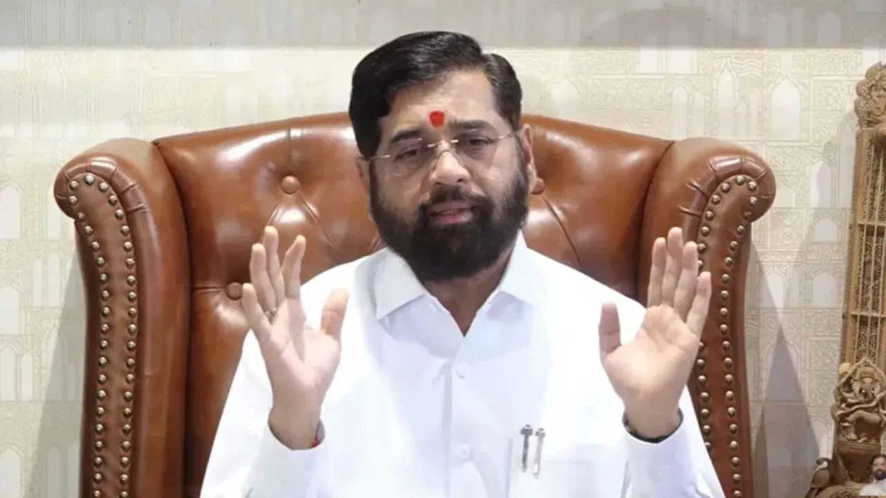 अपने ही नेता पर भड़का शिवसेना उम्मीदवार, बहस के बाद निगल लिया उम्मीदवारी वाला फॉर्म