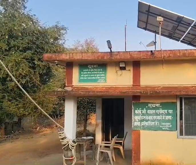 वन विभाग का नया कारनामा : हाईटेक बेरियर बना अवैध वसूली का अड्डा, बेरियर प्रभारी चेकिंग के नाम पर गाड़ियों से कर रहे वसूली