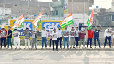 राजातालाब एक्सप्रेसवे पर सुरक्षा इंतजामों की मांग, युवा कांग्रेस ने किया प्रदर्शन