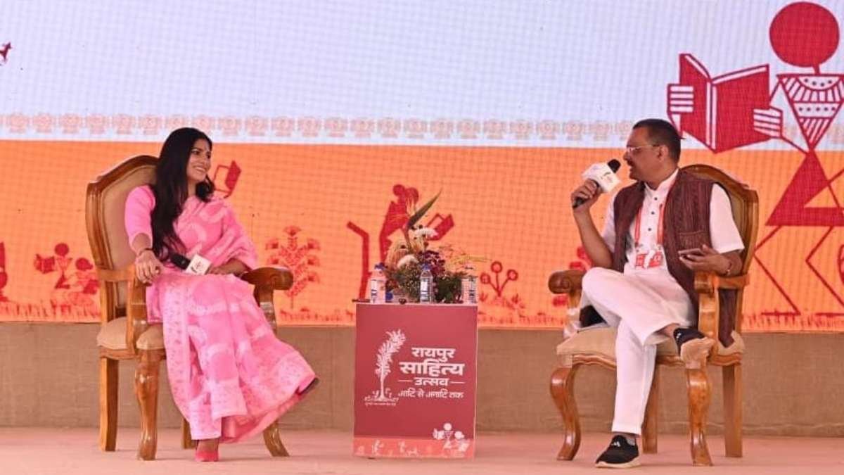 रायपुर साहित्य उत्सव में रुबिका लियाकत का राष्ट्रवाद और पत्रकारिता पर जोर
